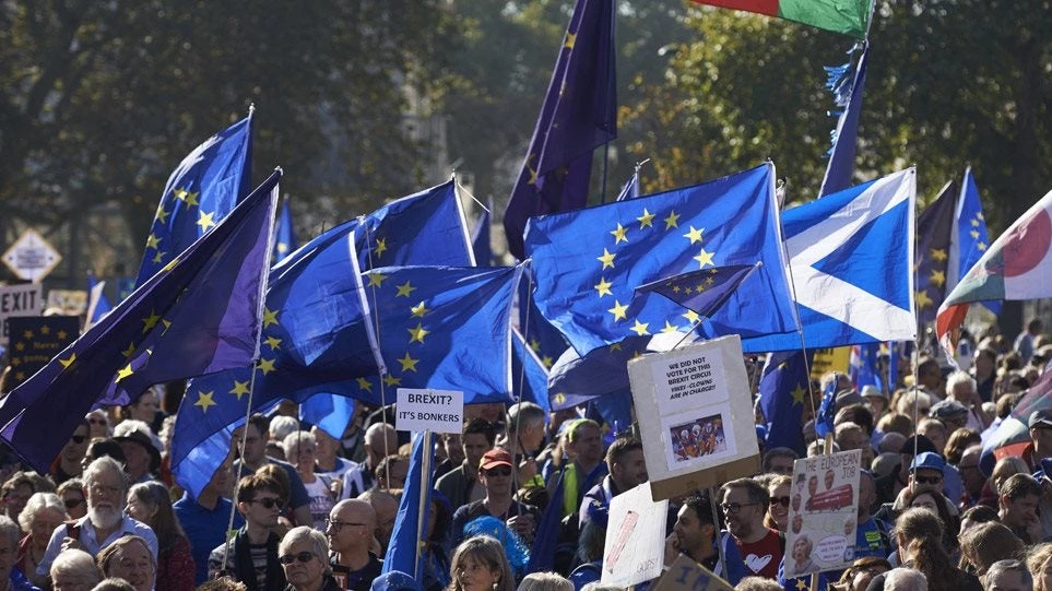 Brexit: Αυτό είναι το σχέδιο συμφωνίας ανάμεσα σε Βρετανία και ΕΕ – Τι προβλέπει